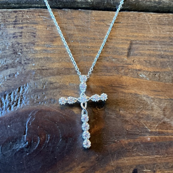 Womens Crystal 925 Silver Necklace With Cross Crystal Pendant 18" Chain - Picture 2 of 5